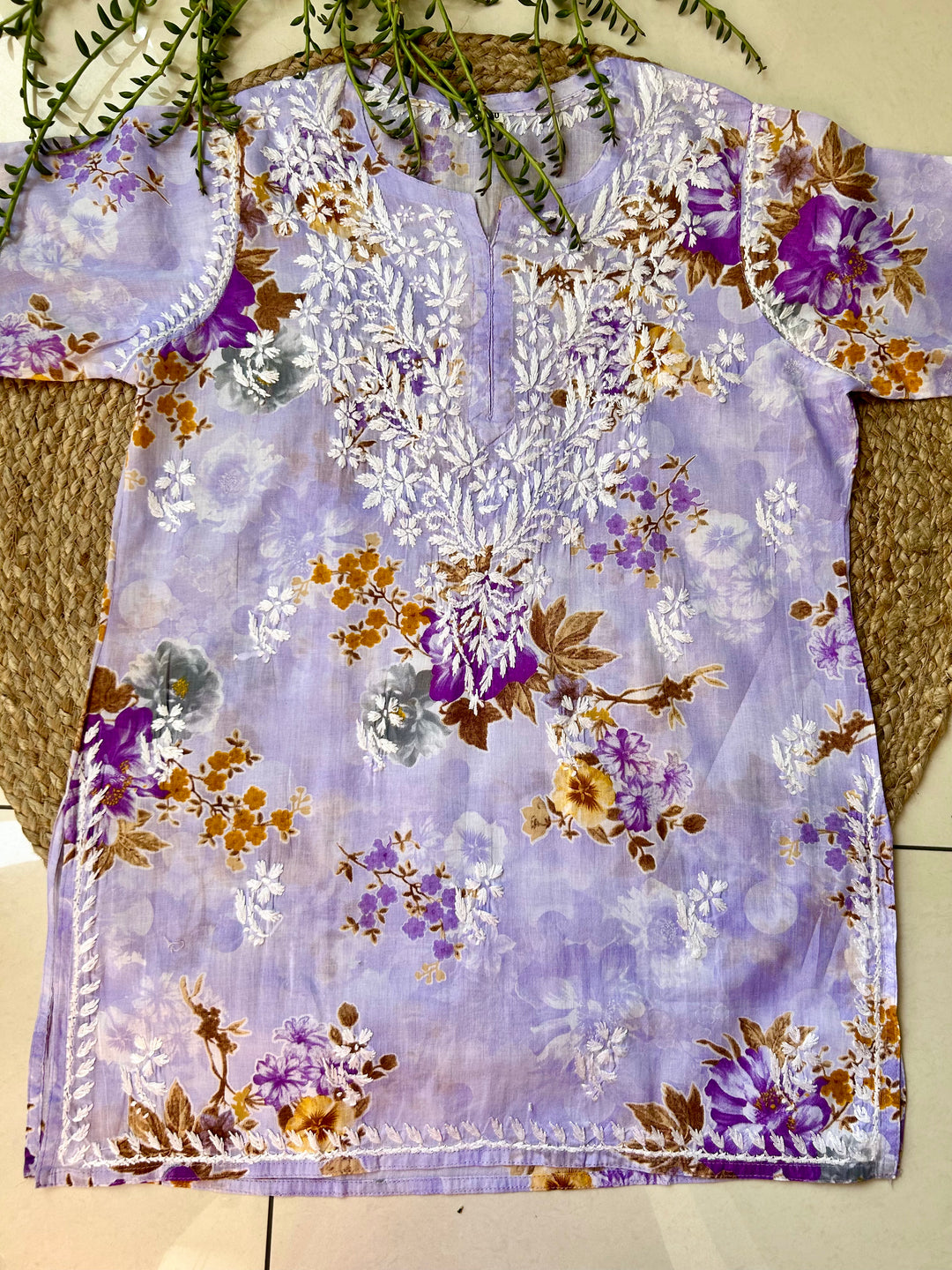 Nisha Mulmul Chikankari Hand Embroidered Women's Floral Short kurta - Lavender